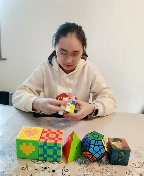 徐沁仪.jpg 徐沁仪.jpg