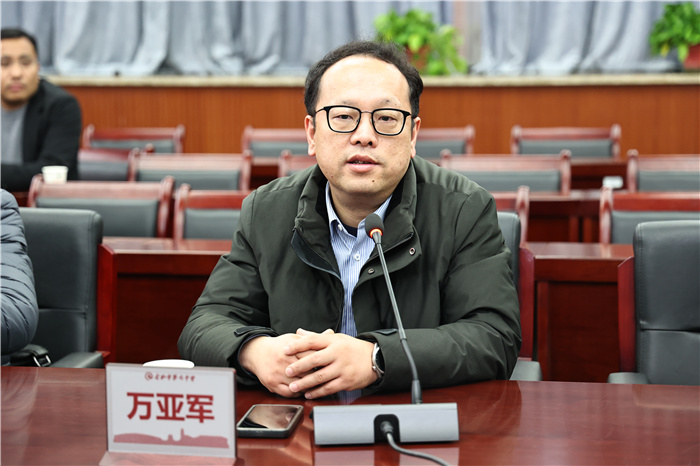 南昌市教育局一行莅临luck18平台调研交流(图4) 南昌市教育局一行莅临luck18平台调研交流(图4)