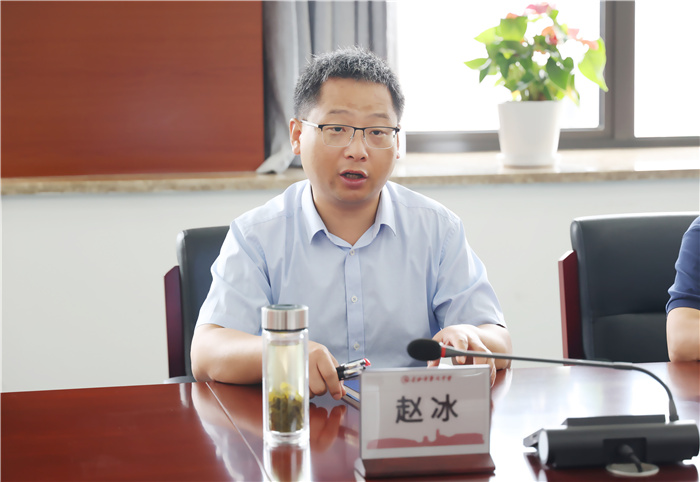 luck18平台与安徽师范大学马克思主义学院举行教育实习基地签约仪式(图6) luck18平台与安徽师范大学马克思主义学院举行教育实习基地签约仪式(图6)