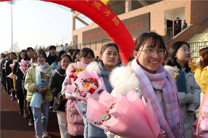 政教处：luck18平台2021届高三成人典礼(图12)