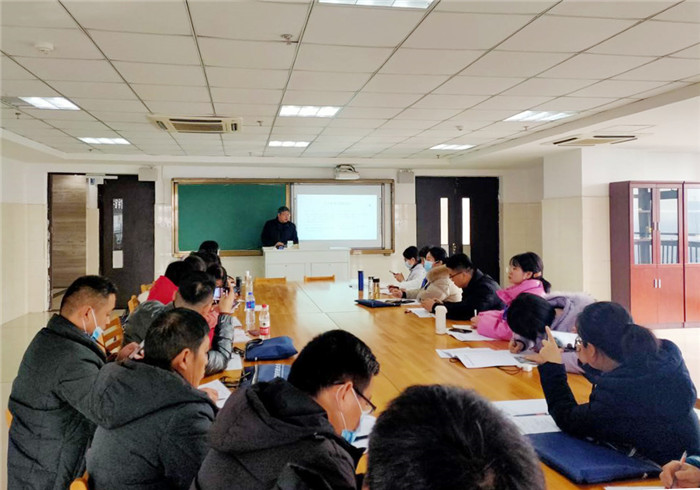高一级部：界首市新课程新教材实施培训在luck18平台举行(图8)