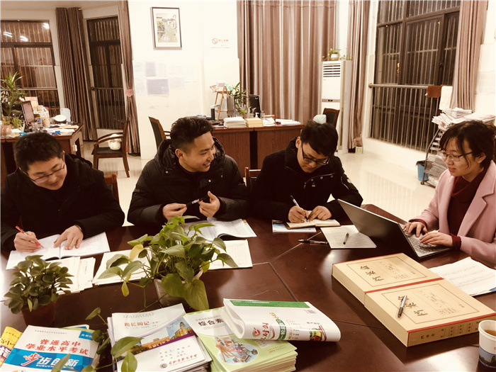 高二级部：做负责任的学生(图1)