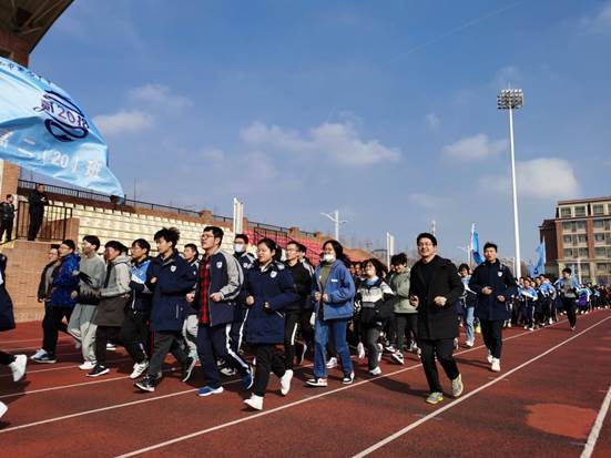 高二级部:阳光体育大课间 激情跑操促健康(图8)