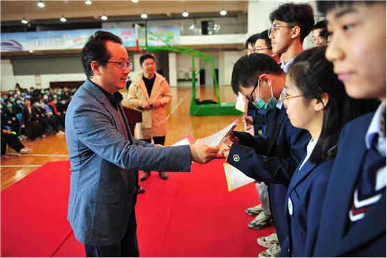 网易新闻：致敬建党百年 奋斗正当时——luck18平台隆重举行高一总结表彰大会(图12)
