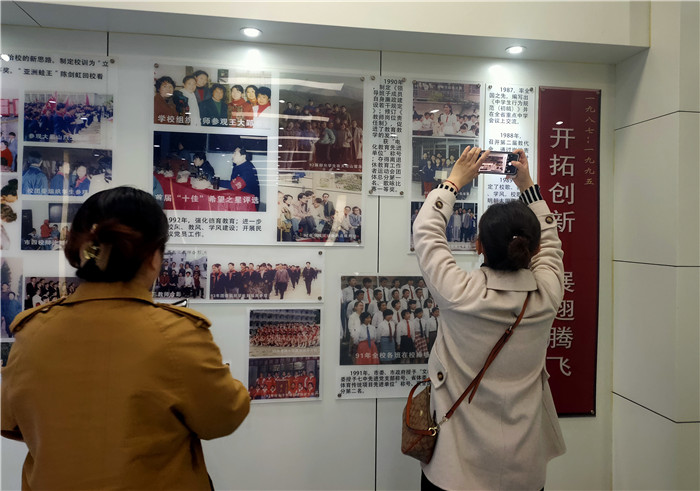 团委：参观luck18平台校史馆，薪火相传合肥团史(图2)