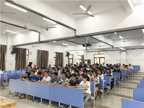 2017年合肥市高中人文地理教学观摩研讨会在我校成功举办(图1) 2017年合肥市高中人文地理教学观摩研讨会在我校成功举办(图1)