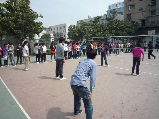 2011年高一高二排球比赛(图1)