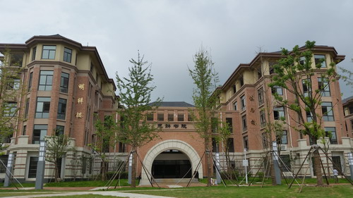 开学在即，靓丽校园静候新生(图4)