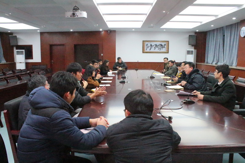 luck18平台党员在文明创建、师德建设中率先垂范(图1)