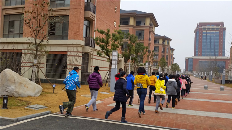 学生体质心中挂,乐跑阳光大课间(图7)