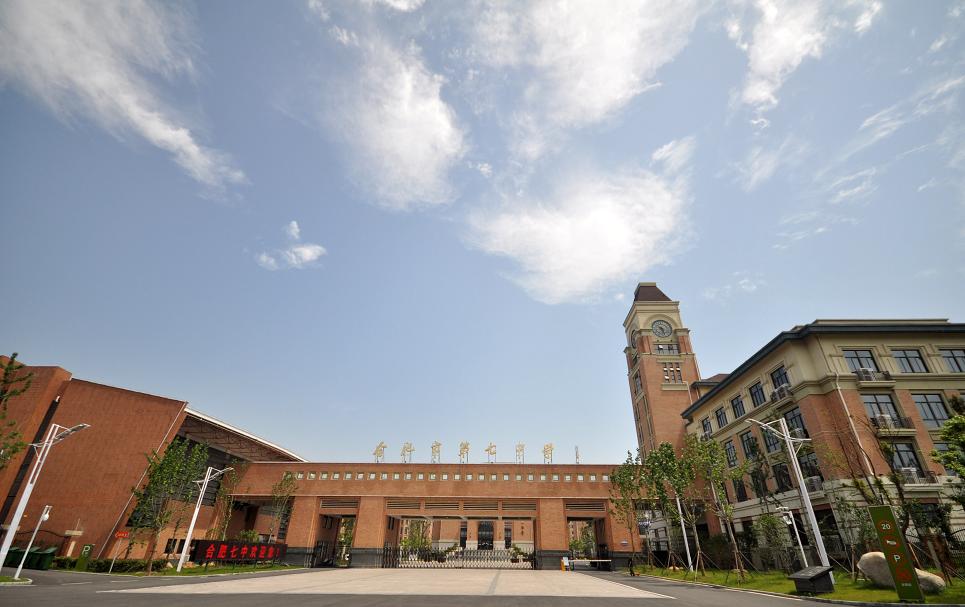 luck18平台形象礼仪之门——南大门(图1)