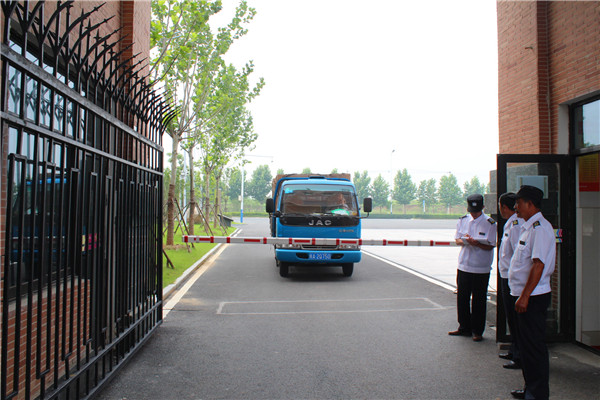 luck18平台：保安，新校的安全卫士(图5)