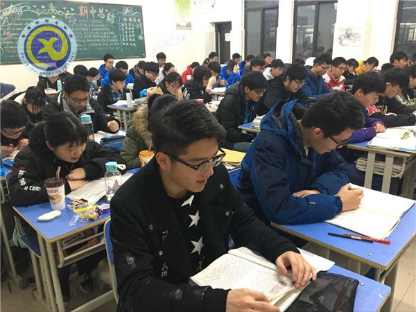 浓浓书香满校园 琅琅书声遍七中(图1)