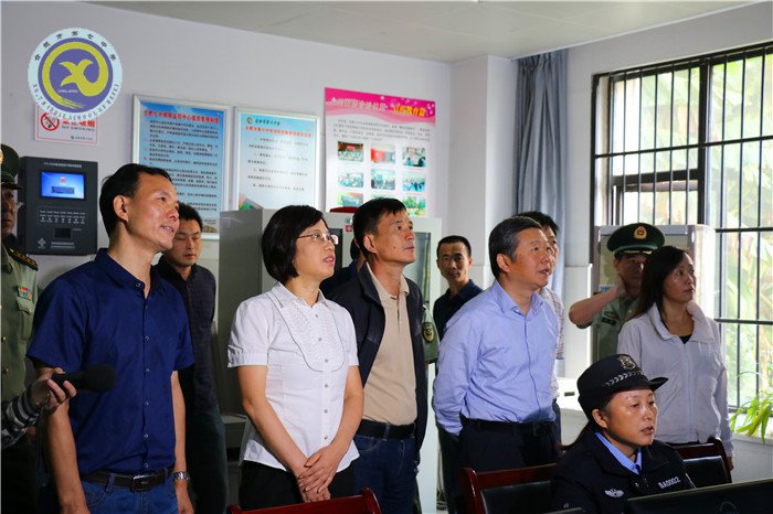 吴春梅副市长一行莅临luck18平台调研学校安全工作(图2)