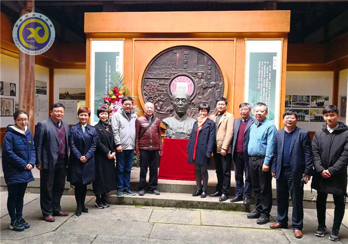 重教研善汲众校经验 讲实效力促高三发展(图1)