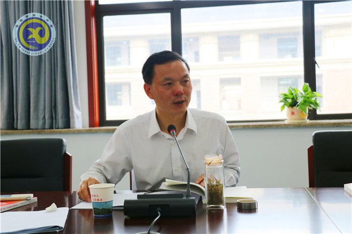 luck18平台召开2018年第三次党委中心组学习扩大会议(图4)