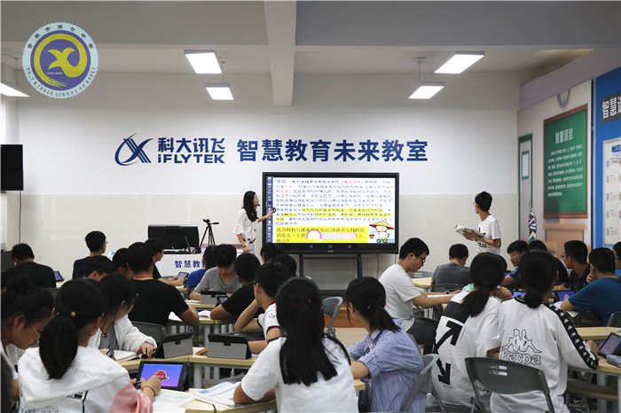 天津市河东区教育局莅临luck18平台参观考察(图3)