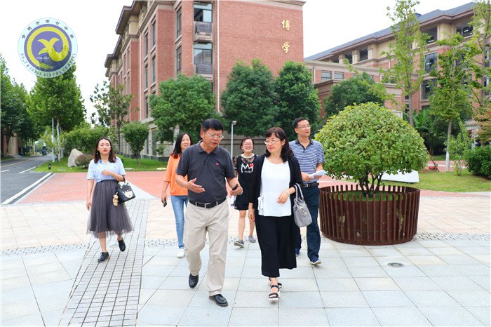 luck18平台迎接市局领导检查开学工作(图1)