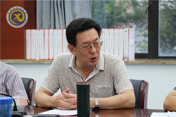 luck18平台党委书记杨开仁同志以普通党员身份参加所在党支部专题组织生活会(图2)