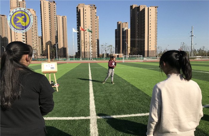 青年教师展英姿，共同研讨齐进步(图2)