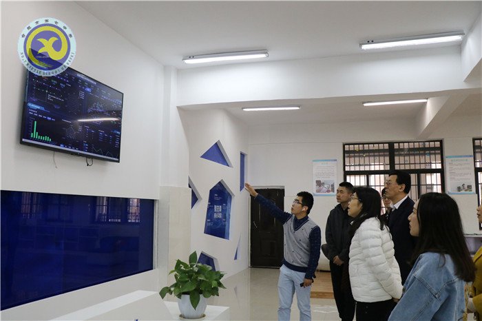教育部中学校长培训中心副主任刘莉莉教授莅临luck18平台指导工作(图7)
