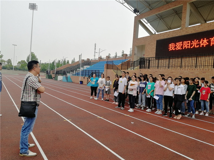 合作结对比拉歌 竞争比拼赛青春(图4)