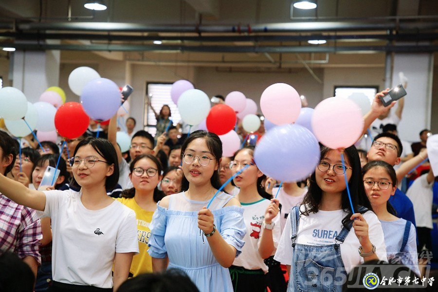 万家热线：美丽青春不散场 人生梦想正起航” 直击luck18平台2019届高三毕业典礼现场(图13)