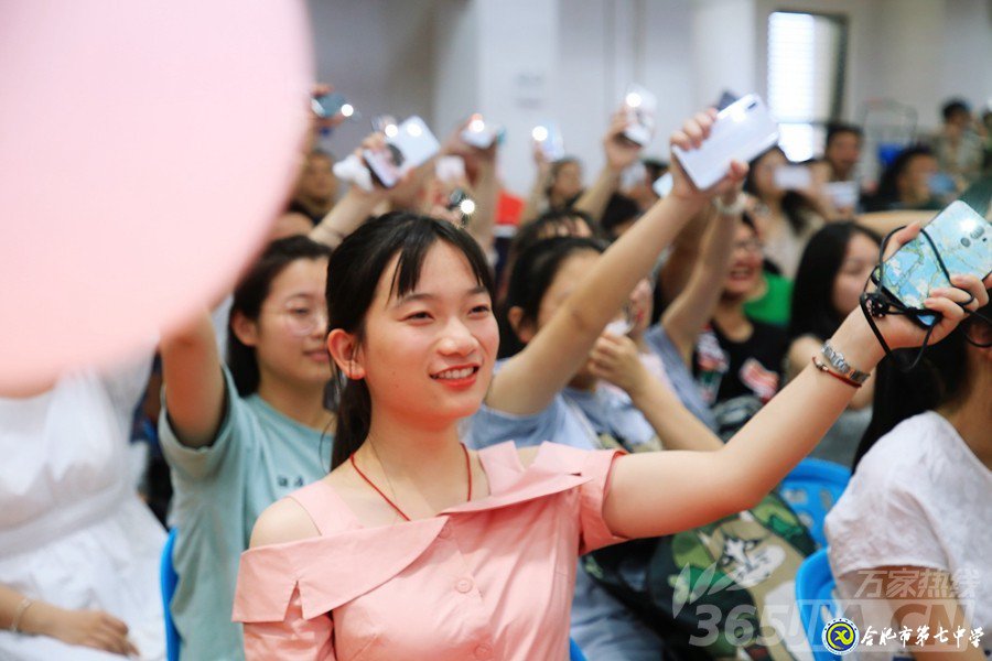 万家热线：美丽青春不散场 人生梦想正起航” 直击luck18平台2019届高三毕业典礼现场(图12)