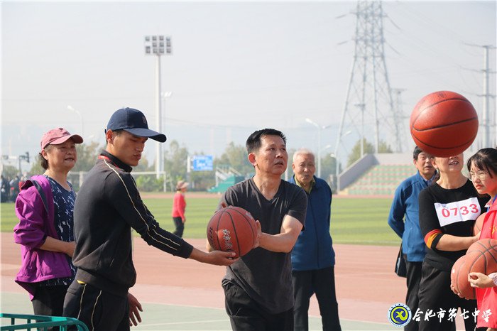运动场上展风采 老有所乐是幸福(图6)