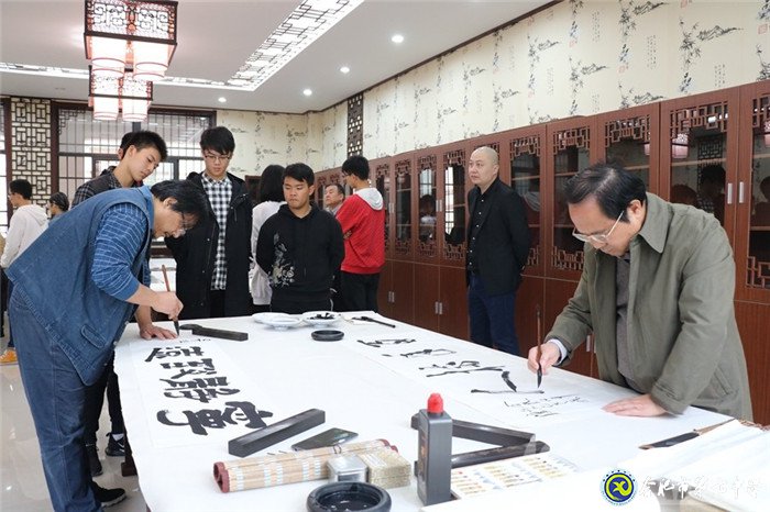 万家教育:科大讯飞刘浩、知名作家莫幼群等走进luck18平台 传递艺术与科技之美(图8)