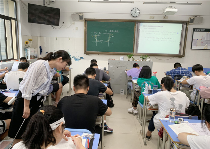 骨干教师展风采,青年教师学规范(图3)