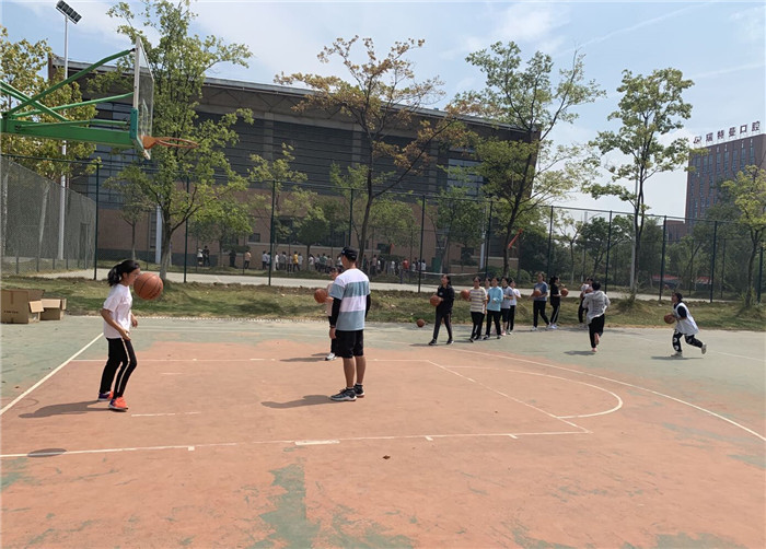 党员引领luck18平台全员示范课——体育组党员示范课(图1)