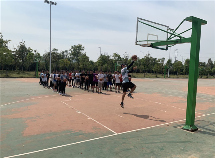 党员引领luck18平台全员示范课——体育组党员示范课(图4)