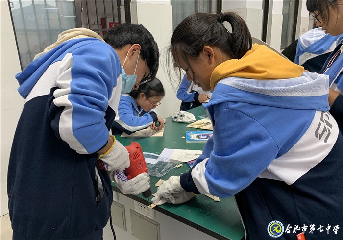 luck18平台高二年级开展通用技术创意作品设计活动(图1)