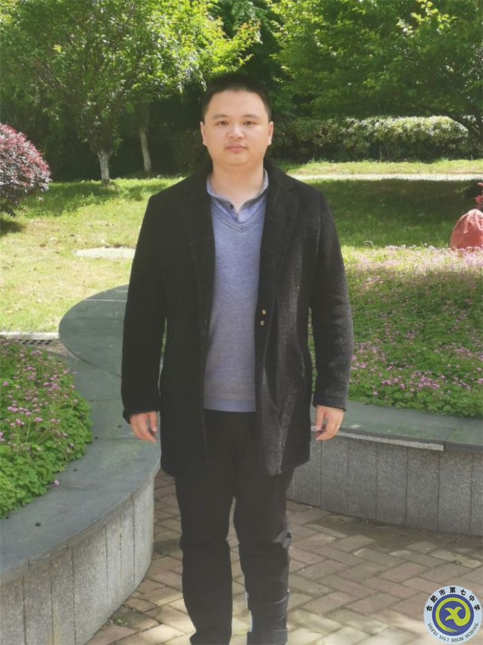 胡龙成老师.jpg