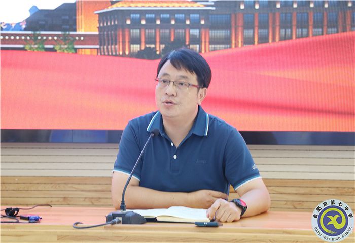 刘校.jpg 刘校.jpg