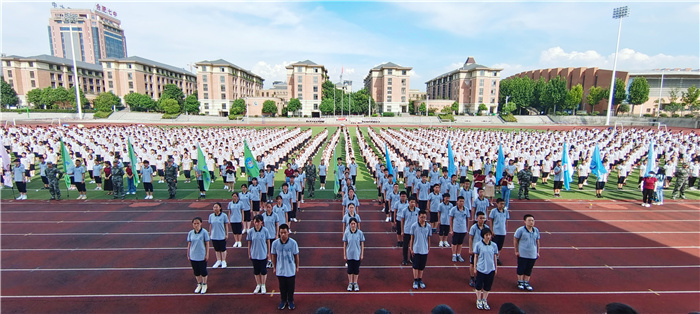 征程万里风正劲 重任千钧再出发(图1) 征程万里风正劲 重任千钧再出发(图1)