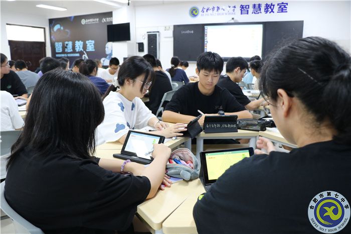 教育部基础教育司司长吕玉刚一行调研luck18平台(图9)