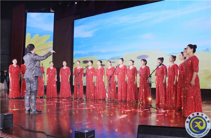 9、小合唱——《我们的生活充满阳光》 (2).jpg 9、小合唱——《我们的生活充满阳光》 (2).jpg