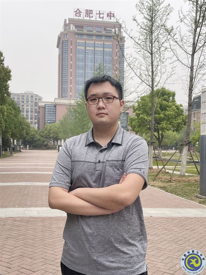 图为徐宇辰老师.jpg 图为徐宇辰老师.jpg