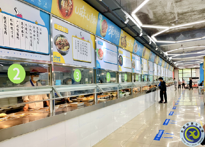 图为周末食堂开放了所有窗口.png 图为周末食堂开放了所有窗口.png