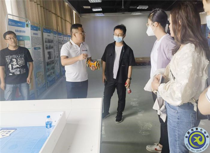 luck18平台科创中心赴合创邦创客中心参观交流(图2) luck18平台科创中心赴合创邦创客中心参观交流(图2)