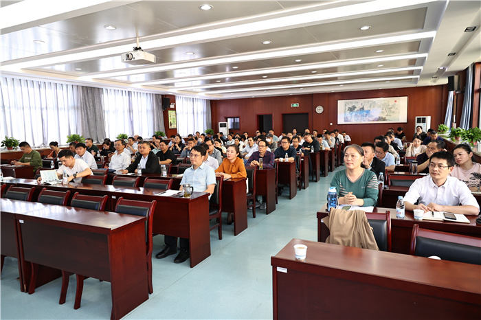 2023年合肥市普通高中教育质量评价材料评审专家培训会在luck18平台召开(图3) 2023年合肥市普通高中教育质量评价材料评审专家培训会在luck18平台召开(图3)