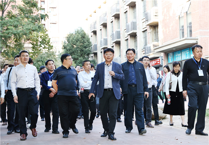 陕西省基础教育信息化领导力培训班一行莅临luck18平台参交流(图1)