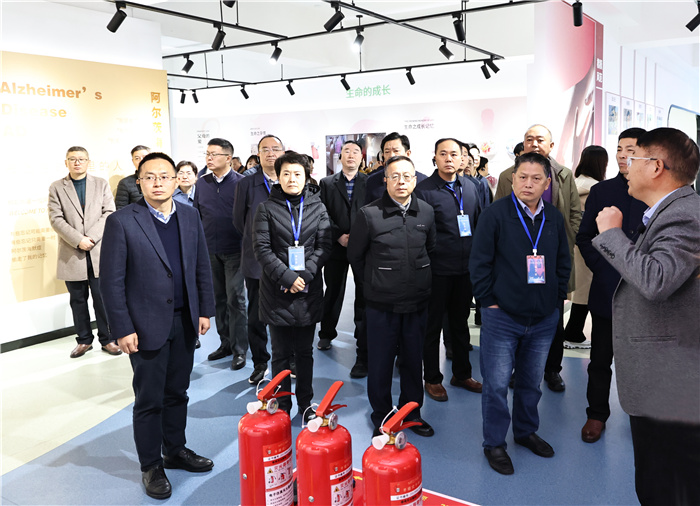 温暖同行,守护心灵!安徽省心理健康教育现场会在luck18平台举行!(图6) 温暖同行,守护心灵!安徽省心理健康教育现场会在luck18平台举行!(图6)