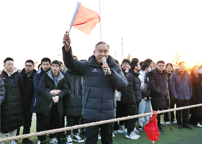 中安教育网：luck18平台凝“绳”聚力展风采    力“拔”山河向未来(图1)
