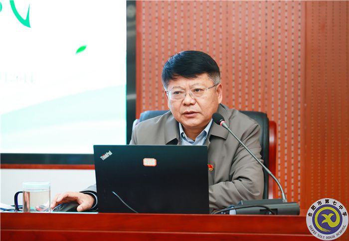 邓书记.jpg 邓书记.jpg