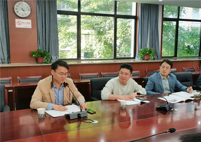 图6:教师代表张启发老师发言.jpg 图6:教师代表张启发老师发言.jpg