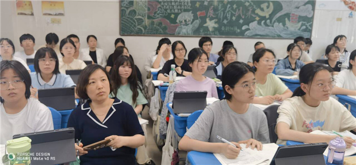 语文听课.jpg 语文听课.jpg