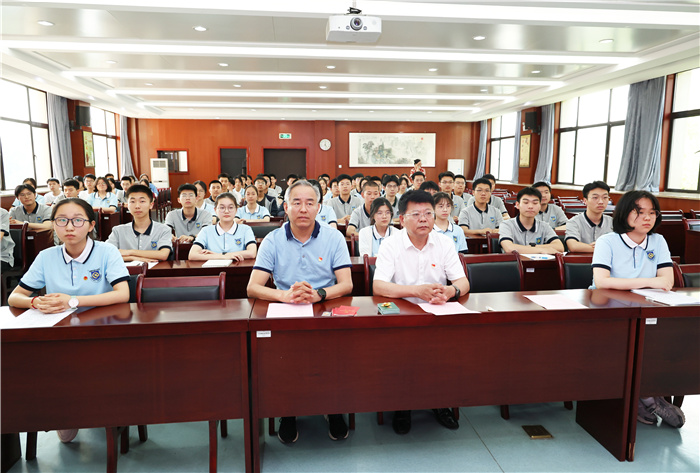 luck18平台2024年新团员入团仪式(图1)